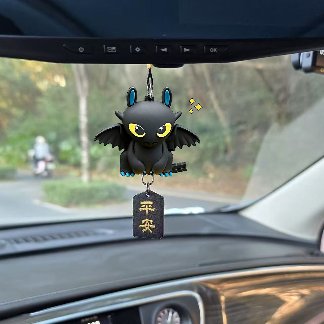 Toothless car hanging doll, cu - Car Accessories Dashboard recension och pris
